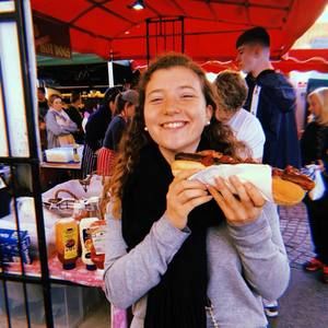 Meet your Posher, Liz